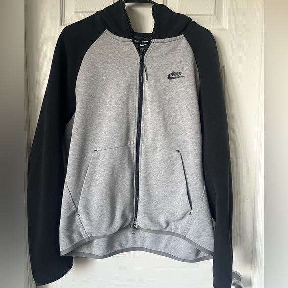 Men’s Nike Tech Fleece | Size Medium - Picture 1 of 7